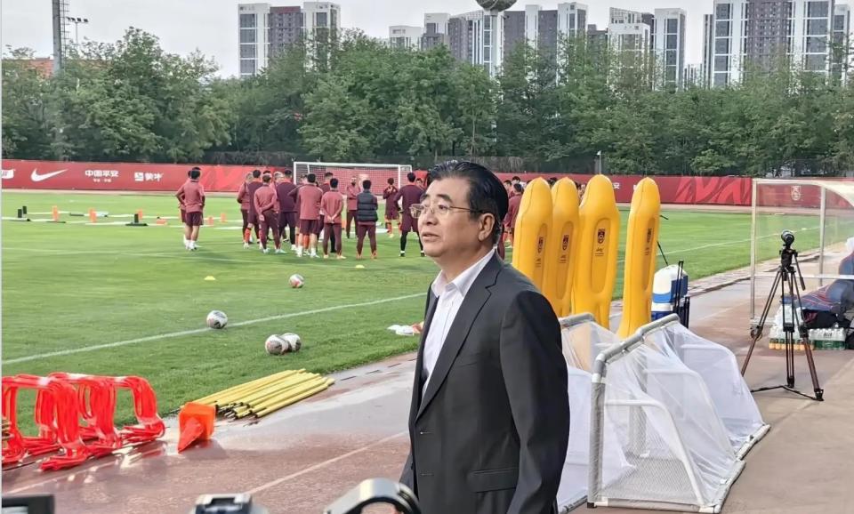 定难以摆脱, 相悖, ULAjI