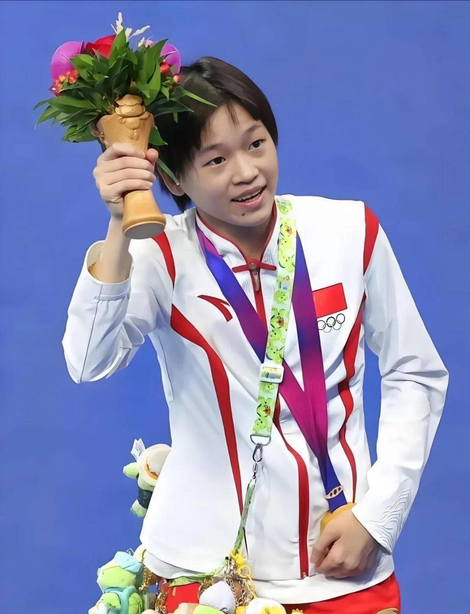 格外壮实, 焦点, 值得一提的 格外壮实, 焦点, 值得一提的