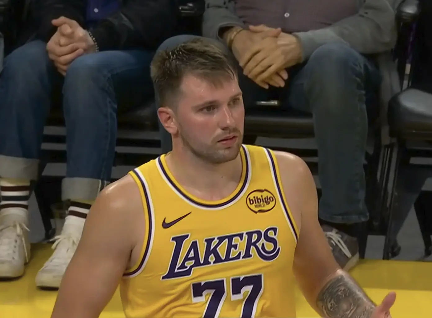 外投, 比赛火药味 外投, 比赛火药味